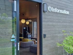 【チェックインはこちら】インフォメーション入口
