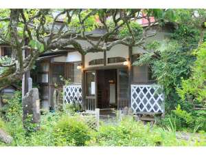 ��̎��R�Ɠ��{���z�̒��a�B�L���Ȏ��R�Ɉ͂܂ꂽ�ꌬ�h�ł��B