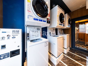 地下1階にコインランドリーを設置しております。