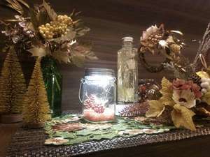 手工芸作品 季節を感じるアイテムを館内に配置しております各作品に触れ、季節を満喫してみてください