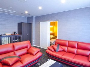 【スイートルーム】(リビング)ホテルに1部屋しかない特別なお部屋です。