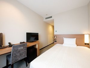 【シングル】15平米 ベッド幅140cm×長さ195cm 1台