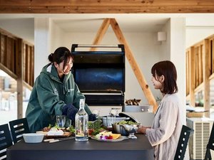 BBQ�f�b�L�F���B��1�K�̃_�C�j���O�X�y�[�X�B�e���ЂƂ��̃v���C�x�[�g�ȃ_�C�j���O��BBQ���y���߂�