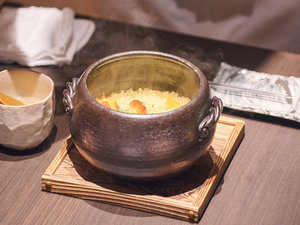 �E�yDinner�i���j�z�y�炩��͐������Ă��Ă̊Â����肪�H�~��~�����Ă܂�