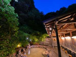 ◆野天風呂◆夕暮れの野天風呂も別格です。