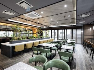 朝は朝食会場(無料)、夜はラウンジとしてご利用いただけます
