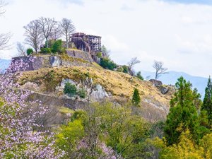 【当館から車で14分】巨岩を活かした山城跡で、天守台からの眺めは絶景「苗木城跡」