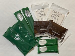 客室のアメニティには、スキンケアセットやボディタオルなど、Grandならではのものをご用意しております。