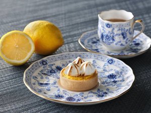 【先付】レモンと海老ムースのタルトシトロン