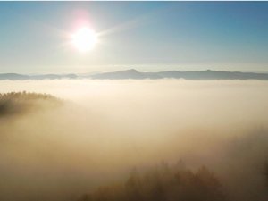 �x�ǖ�̉_�C�͂��������猩���邱�Ƃ�