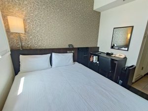 【客室】スタンダードルーム(1〜2名)◆ダブルベッド(140cm幅)