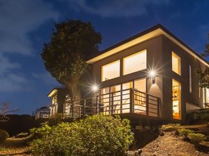 潮風エリアのVilla 外観 夜