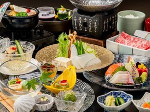 【夕食】2026年 夏 木暮会席膳の一例(お料理の内容は変更になる場合がございます)
