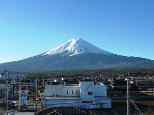 澄み切った空気で綺麗な富士山4Fから