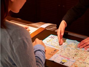 フロントは24時間サポート!観光地も飲食店もおまかせあれ♪