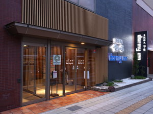 ■エントランス(夜)