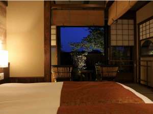 �y�ʓ@�z���H�c��͌���ŗ[���݂����Ȃ����炢�̂ЂƎ������߂������������B