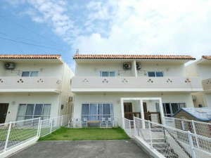 【沖縄県西海岸・東海岸の貸し別荘・コテージ・ヴィラ・コンドミニアム】シーサイドヤカ