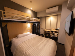 「スーパールーム」ホテルでは珍しい二段ベッドのお部屋です