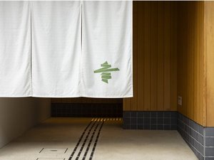 暖簾(入り口)