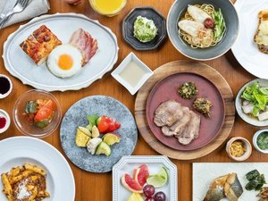 太陽と海と大地の恵みをたっぷりと受けて育った地元の食材とシェフが心を込めて作る料理の数々。