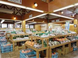 道の駅 奥伊勢おおだい(ホテルから徒歩2分):野菜や特産品、「ないしょ餅、ぽっちゃり餅」が名物