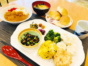 朝食
