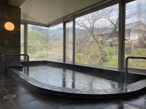 【大浴場】地元薬品会社でブレンドした生薬の入った薬湯が人気★日帰り入浴もお待ちしております!