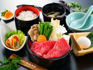 【和ごころ 両築】営業時間 11:30〜14:00(L.O. 13:00)不定休 おおいた和牛 すき焼き鍋