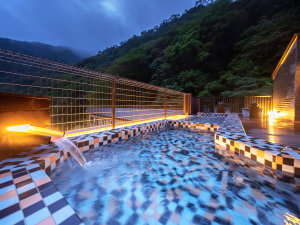 2021年9月、貸切展望露天風呂がリニューアル!四季が織りなす山河と空の絶景と温泉を満喫
