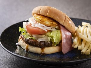 佐世保バーガー パテにこだわった、手作りの美味しさをお楽しみください。