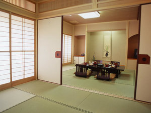 個性豊かなゆとりある和室は、ご利用人数にあわせてご用意いたします。