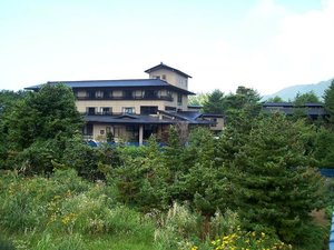 鴫の谷地沼から望む季の里