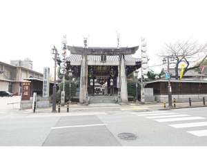 櫛田神社・当ホテルから徒歩3分。福岡では【お櫛田さん】の愛称でよばれる 博多総鎮守の神社。