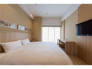 1〜2名様用のお部屋です。クイーンベッドをご用意☆お二人でもゆったりとお休み頂けます。