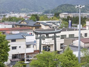 ホテルから見た金鳥居