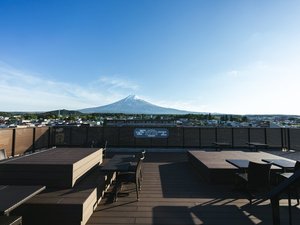 屋上テラスから見た朝の「富士山」