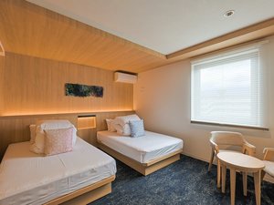 富士ビューツイン 広さ25平米 / サータ社製ベッド幅120cm×2台