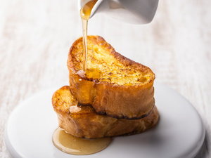 ◇朝食ブッフェ:フレンチトースト:ライブキッチンにて、目の前で丁寧に焼き上げます。