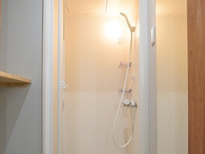 シャワールームは女性用パウダースペース完備