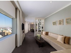 ���C�����X�C�[�g�F���r���O