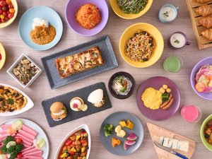 <Breakfast Buffet>郷土料理や朝食の定番メニューも取りそろえたクチコミ高評価のビュッフェです。