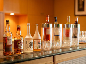バーラウンジとして、ウィスキーや焼酎、地元花巻のワインを無料でご用意致しております。