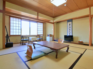 【東館(バス・トイレ付)】和の風情を感じる客室です