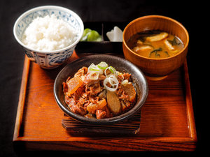 もつ煮込み定食