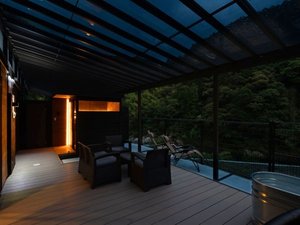 SAUNA CORE�̎{�ݎʐ^1