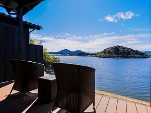 【京都府丹後・久美浜の高級ホテル・高級旅館】湖畔に佇む、はなれ小宿 水屋敷