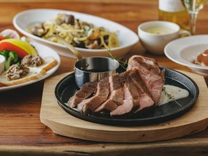【夕食は千葉県産ローストポーク】地産食材を贅沢につかった一皿を洋のスタイルでご用意。