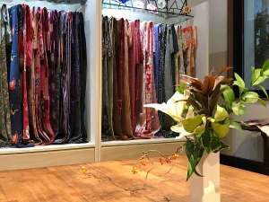 ��l�̃����^�������͐����Ȃǂ̖{�i�I�ȃZ���N�gshop�ɂĂ��p�Ӂ��M�C�̊X�������^�������𒅂ĎU���