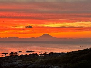 佐島マリーナホテルからの夕景。天候のよい日は富士山もくっきり。